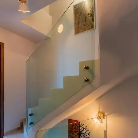 Leon Suite, Seafront Residence! Casa de Férias Pánormos