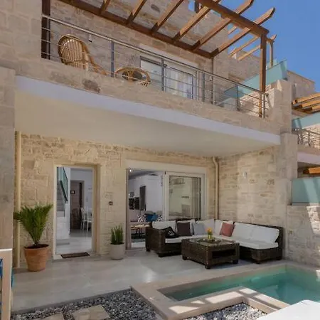 Leon Suite, Seafront Residence! Casa de Férias Pánormos